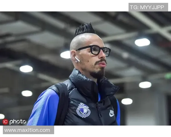 带杀气的足球明星们如何在赛场上展现无畏风采与强大气场