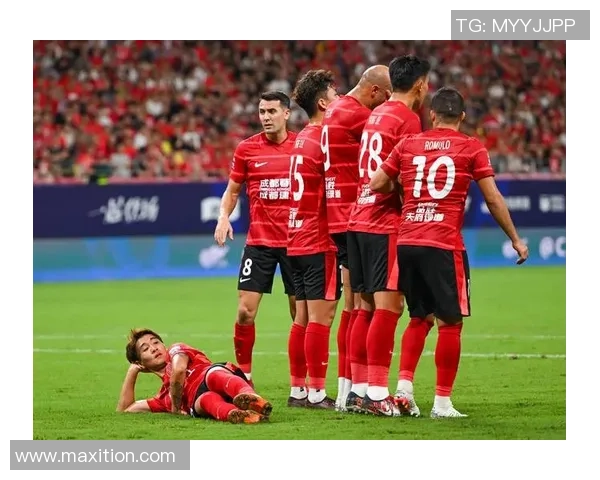 成都足球队配合排名创新高展现团队实力与战术进步 成都足球队配合排名创新高展现团队实力与战术进步