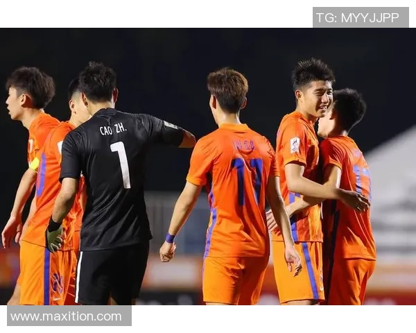 杭州篮球队在邀请赛中以100分稳居积分榜首位引发关注