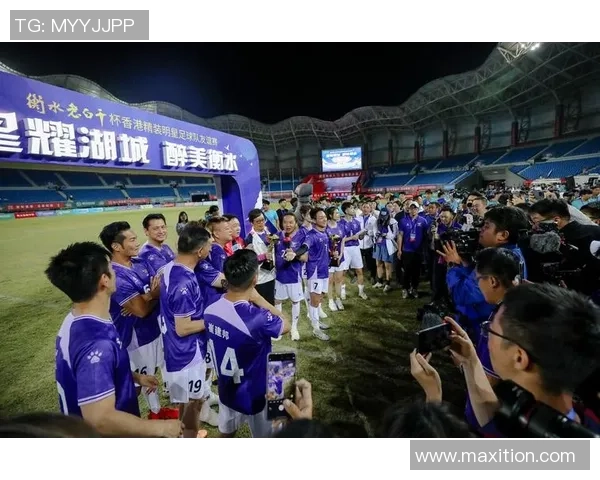 足球明星潮流入场秀展现时尚魅力与竞技精神的完美结合